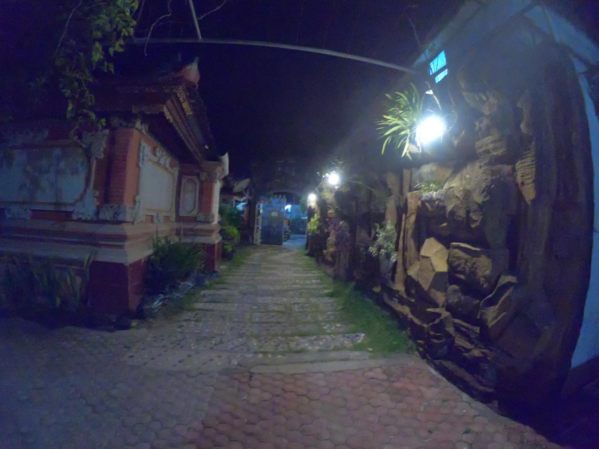 Ray Homestay Batununggul Exterior photo